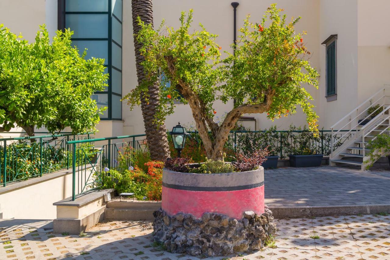 Aparthotel Melograno Undici Ercolano Exterior foto